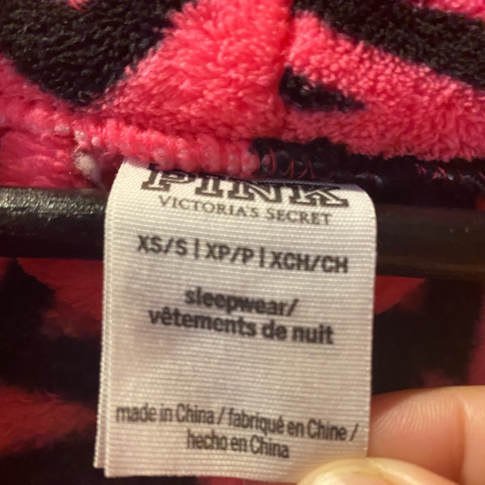 Pink robe - Picture 3 of 3